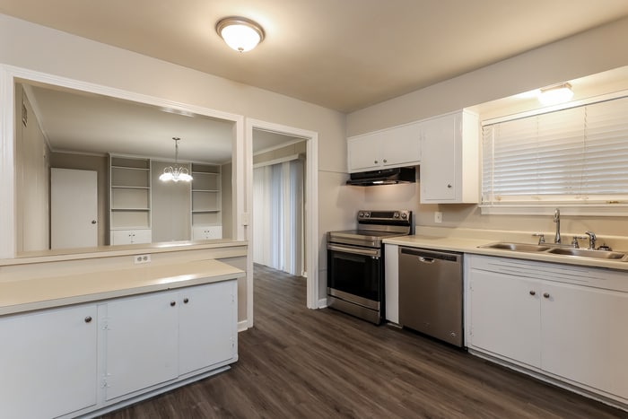 Building Photo - 5544 Wayneland Dr