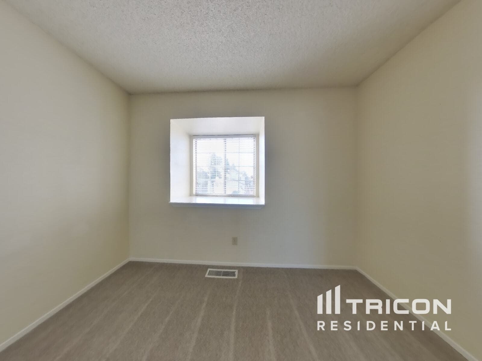 Building Photo - 217 Sunhaven Dr