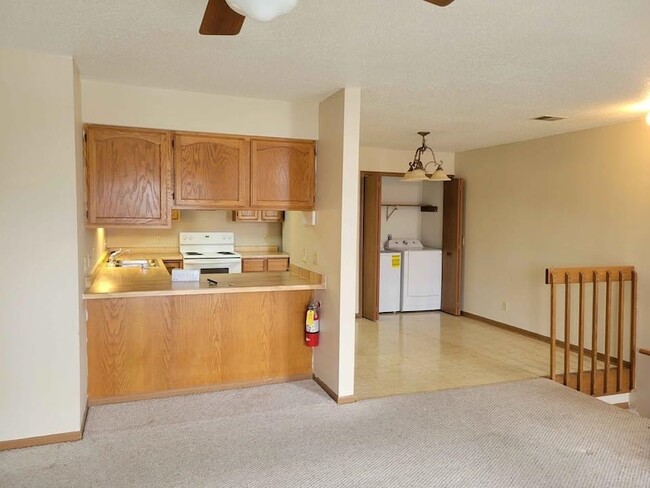 Building Photo - 916 Monroe St