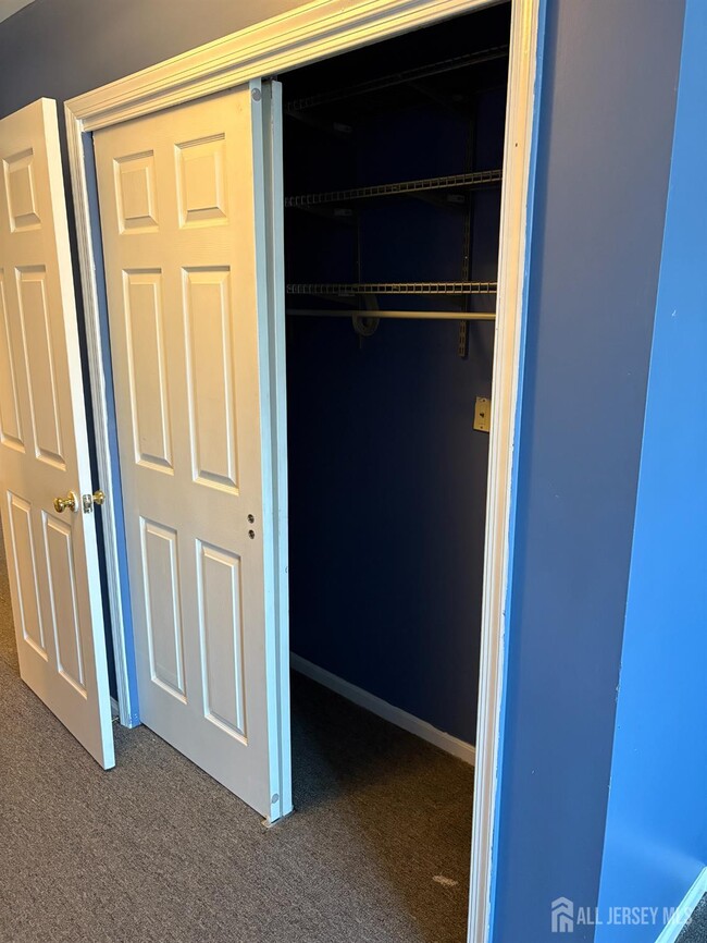 Building Photo - 420 Stratford Pl