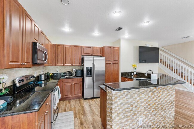 Building Photo - 4755 Cypress Street