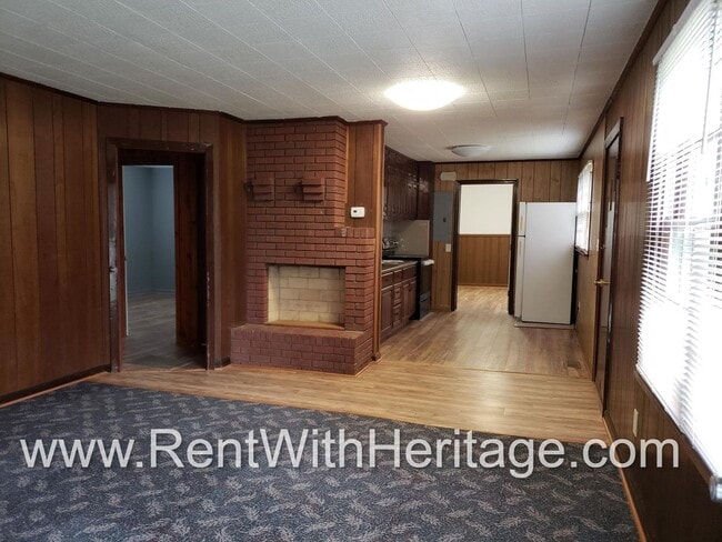 Building Photo - GRANDPA'S BUNGELOW/ CHARMING RANCH HOME/ T...