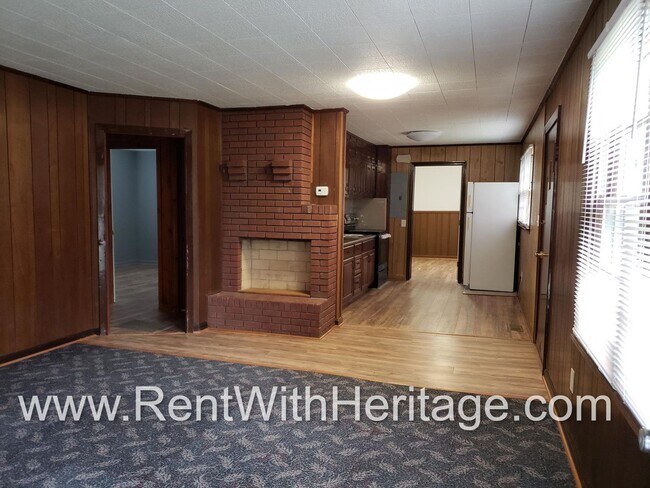 Building Photo - GRANDPA'S BUNGELOW/ CHARMING RANCH HOME/ TOTALLY RENOVATED/ PRIVATE YARD