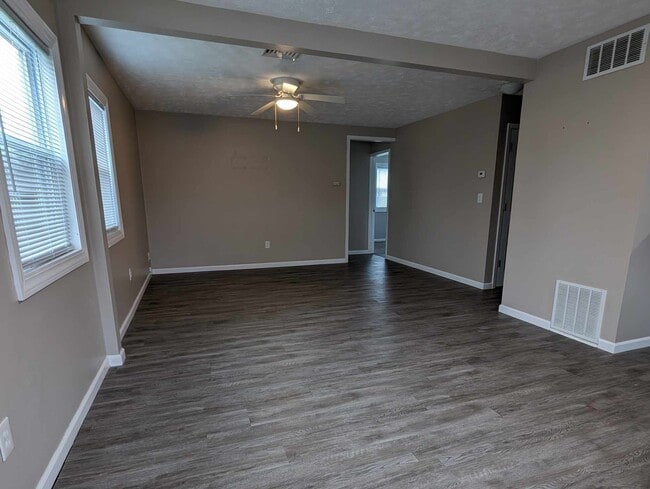 Building Photo - 4860 Forest Rd