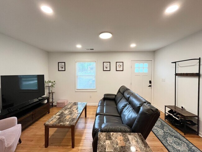 Building Photo - Modern 3BD, 2BA Near Downtown Durham with Assigned Off-Street Parking and Backyard