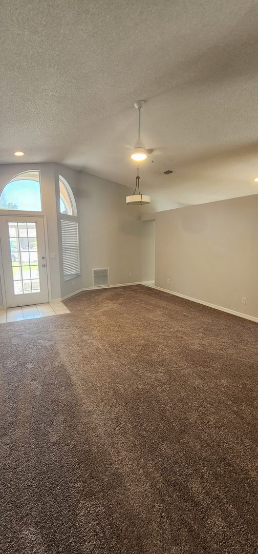Building Photo - Single Family Home
