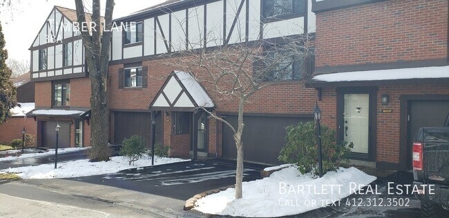 Building Photo - 805 Timber Ln