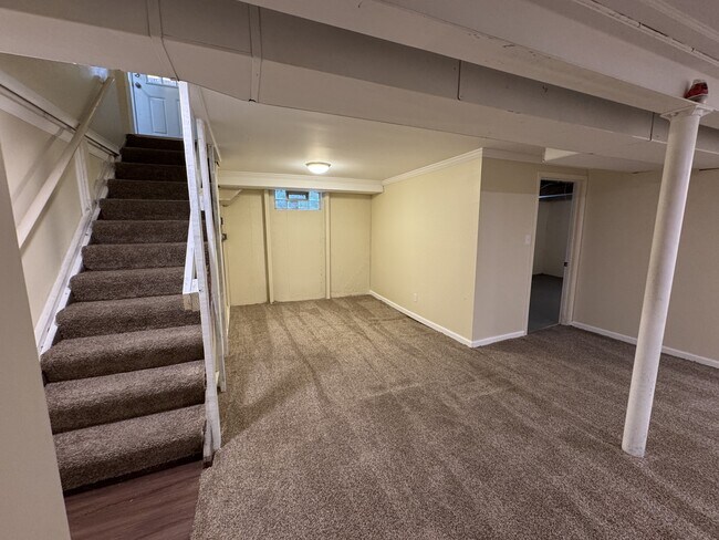 Building Photo - 716 Cranford Dr