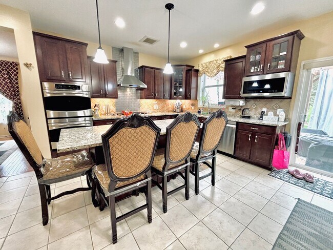Building Photo - ONE OF A KIND 5bed/4bath!  *HOME THEATER* ...