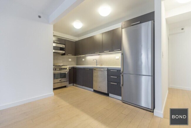 Building Photo - 222 E 39th St