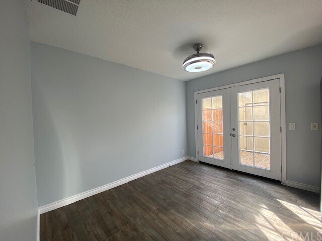 Building Photo - 9916 Continental Dr