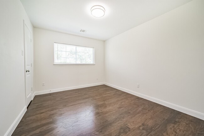 Building Photo - 10618 Bassoon Dr