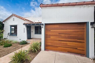 Building Photo - Newly renovated Spanish Bungalow on lush 1...