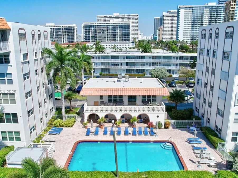Building Photo - 3181 S Ocean Dr