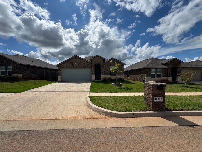 Building Photo - Beautiful 4 Bedroom 2.5 Bathroom Home in Piedmont Schools (Neighborhood Park/Splash Pad)