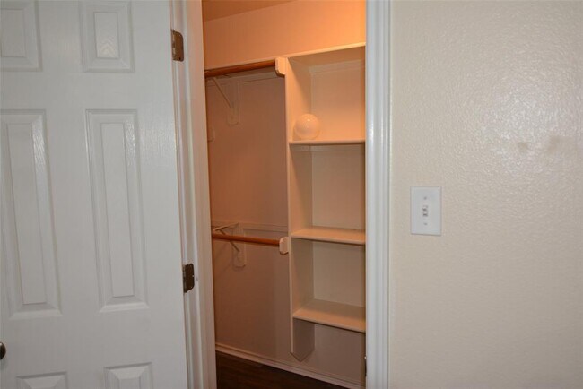 Building Photo - 1303 Horseshoe Ranch Dr