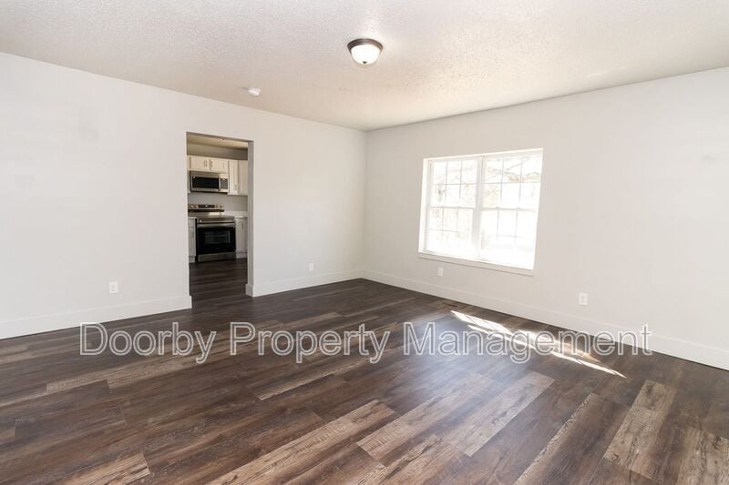 Building Photo - 506 Deck Dr