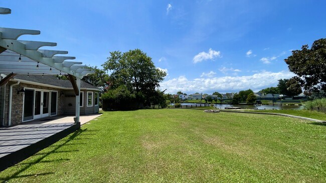 Building Photo - 1120 Revelstroke Ct