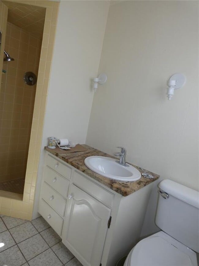 Building Photo - 1362 Beechwood Ln