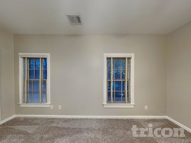 Building Photo - 1442 Hedgewood Ln NW