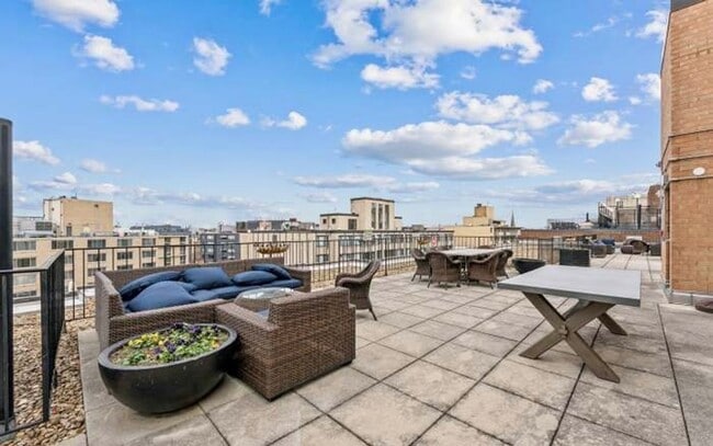 Building Photo - Logan Circle Spacious Efficiency w/Full Bath, All Utilities Included, Pool and 24 Hour Concierge