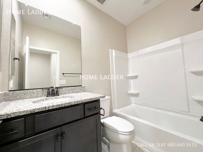Building Photo - 779 E Doral Ave