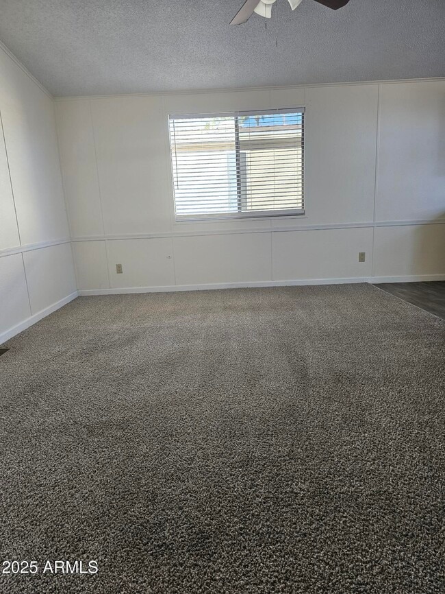 Building Photo - 6162 S Pinehurst Dr