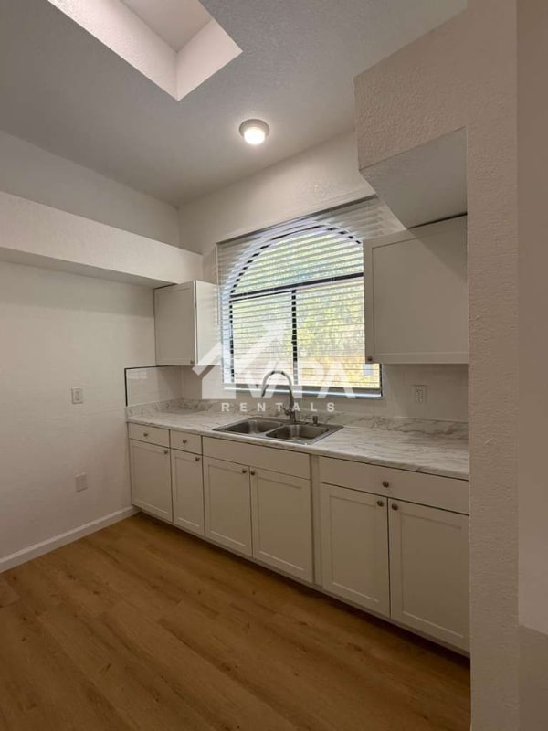Building Photo - 4135 Sunrise Pt Dr
