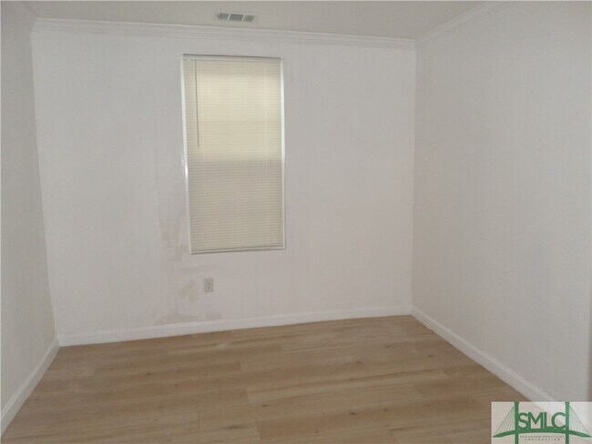Building Photo - 632 W 42nd St