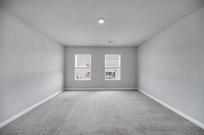 Building Photo - 167 Fernbrook Trl