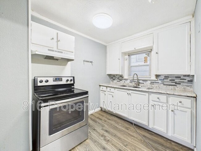 Building Photo - 3218 E 61st St