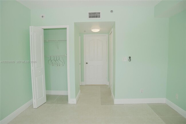 Building Photo - 2665 SW 37th Ave