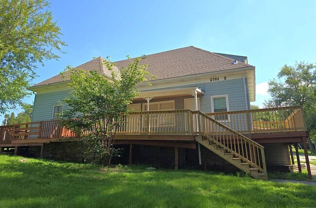 Building Photo - 2701 Wilson Ave