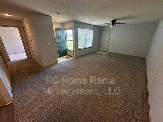 Building Photo - 2128 Highridge Dr