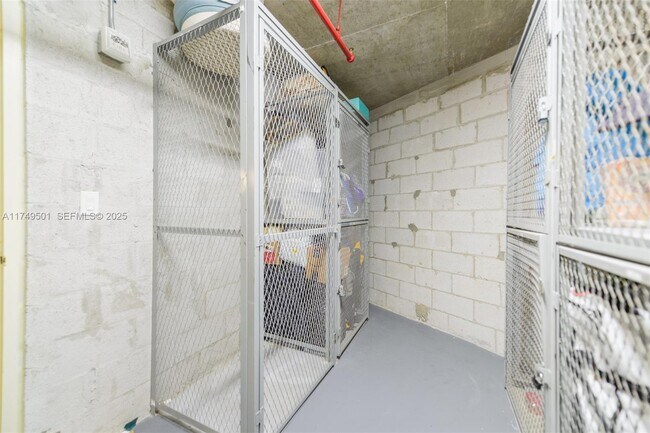 Building Photo - 19195 NE 36th Pl