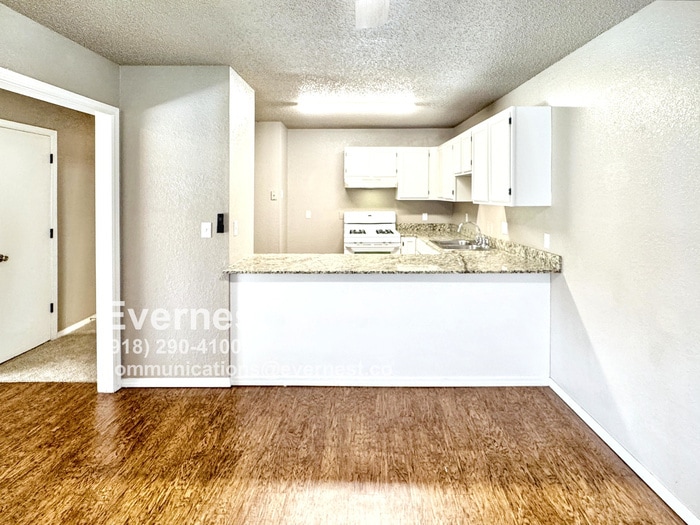 Building Photo - 8126 E 65th Pl