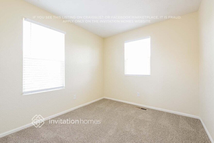 Building Photo - 729 Canyon Ln