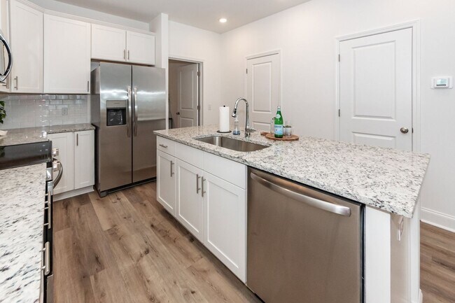 Building Photo - 3 Bedroom, 2.5 Bathroom Townhome in Twin Rivers - Wando