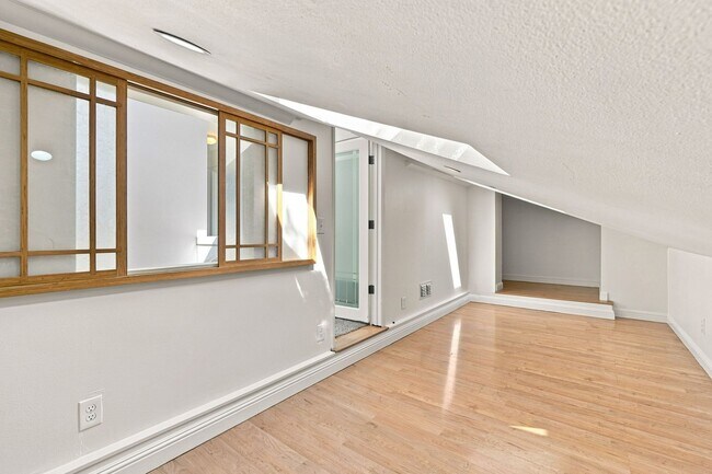 Building Photo - 320 Grapevine Pl