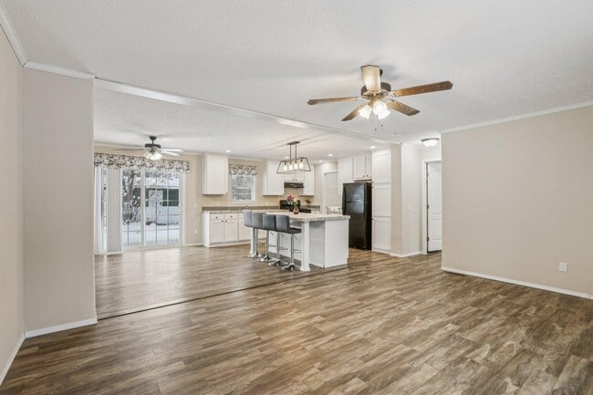 Building Photo - 4704 47th Ave