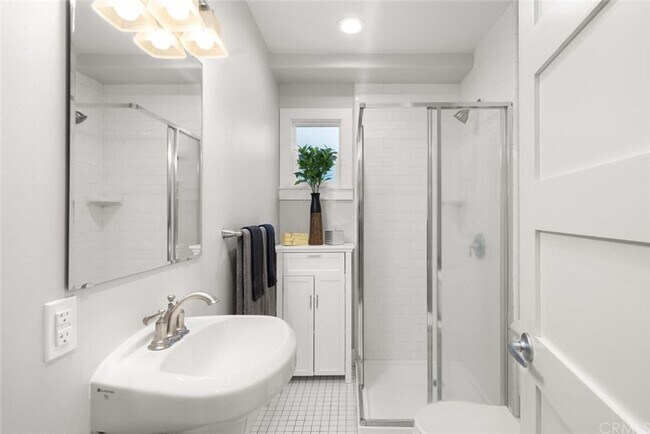 Building Photo - CHARMING HOME IN THE AVENUES
