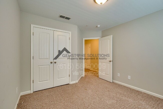 Building Photo - 4018 Commons Dr