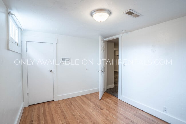 Building Photo - 355 S 600 W