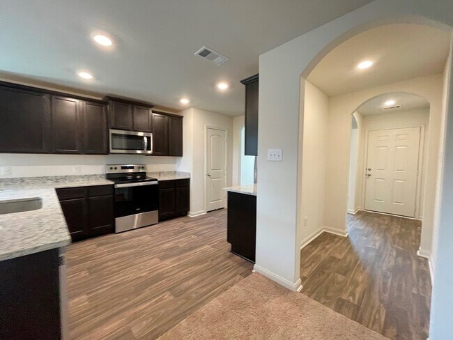 Building Photo - 313 Cres Park Dr
