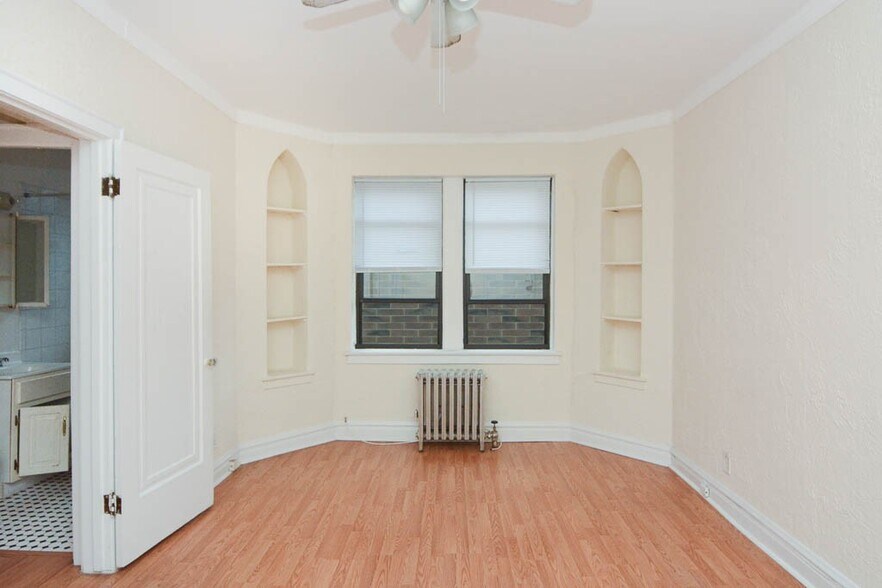 Building Photo - 4832 N Damen Ave