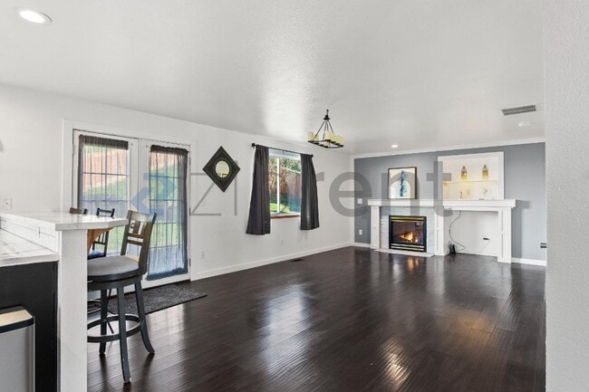 Building Photo - 8115 77th Ave NE