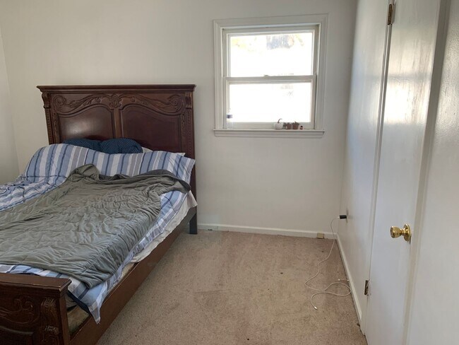 Building Photo - 2 Bed 1 Bath Blacksburg Home
