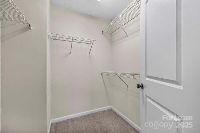 Building Photo - 1112 Roderick Dr