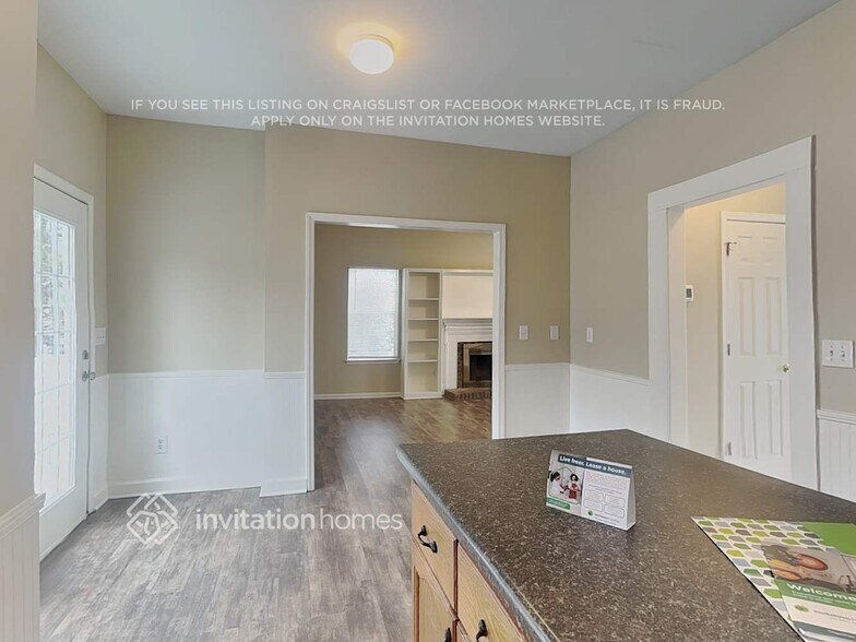 Building Photo - 9645 Melanie Thompson Dr