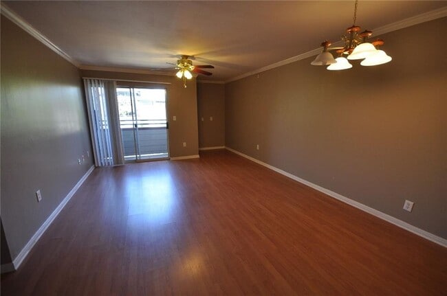 Building Photo - 501 W 26th St